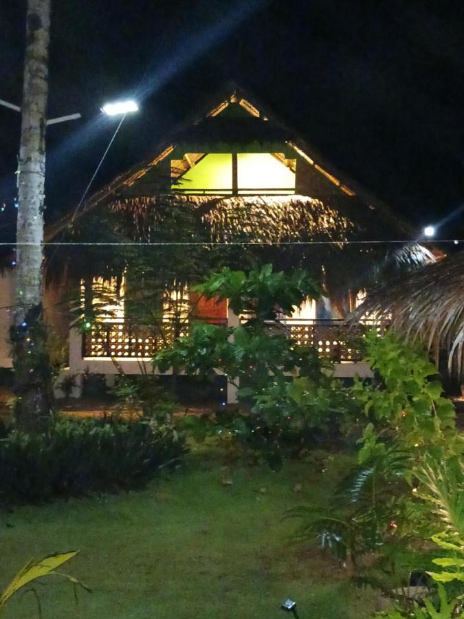 Weeroona Huts Homestay Pacifico San Isidro  Εξωτερικό φωτογραφία
