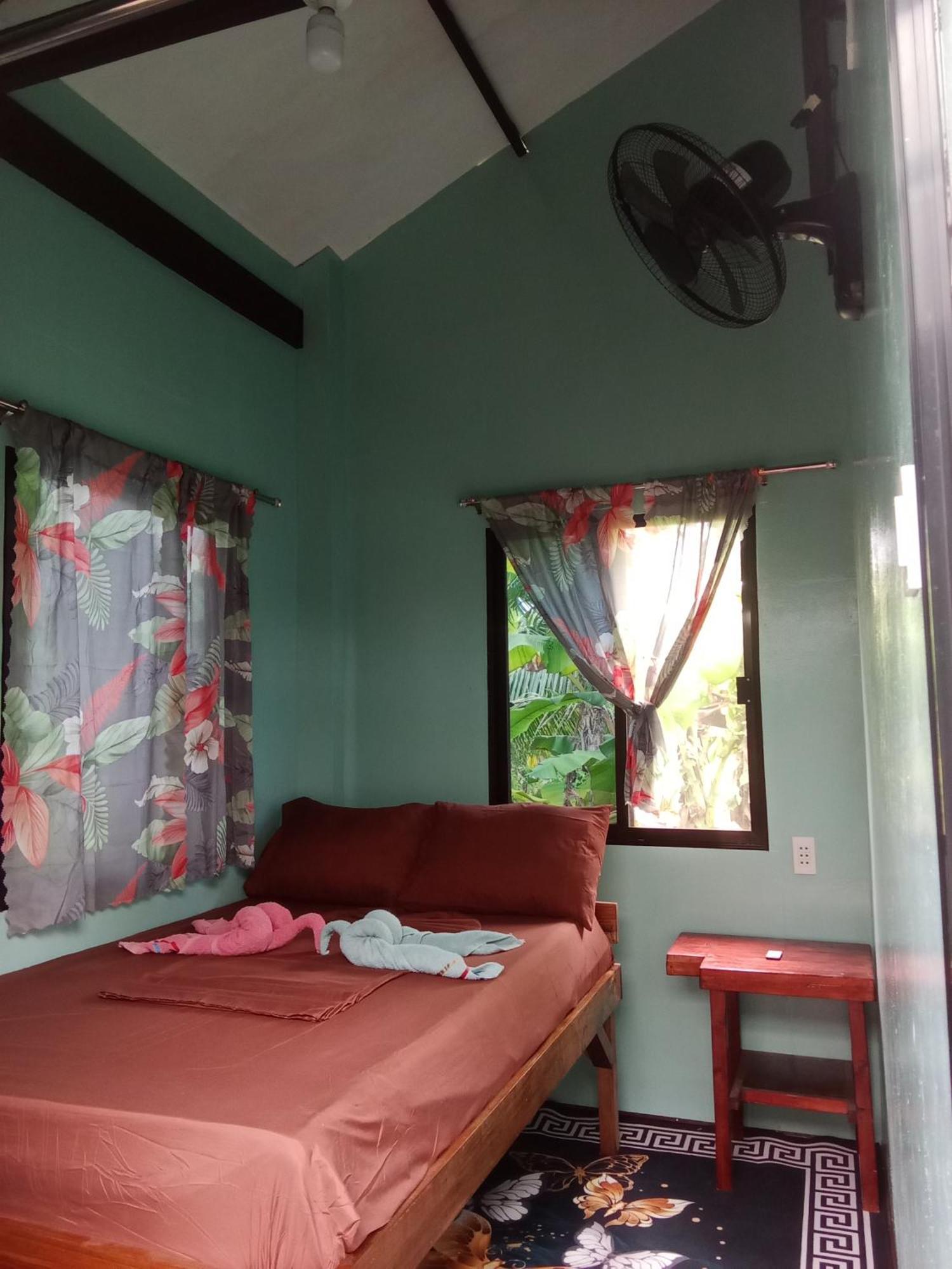 Weeroona Huts Homestay Pacifico San Isidro  Εξωτερικό φωτογραφία